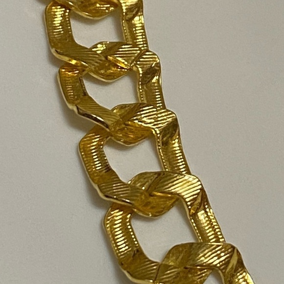 GOLD Tone Hexagon Link Chain Fashion Necklace, Snap Lock Clasp, 18” - Picture 4 of 6